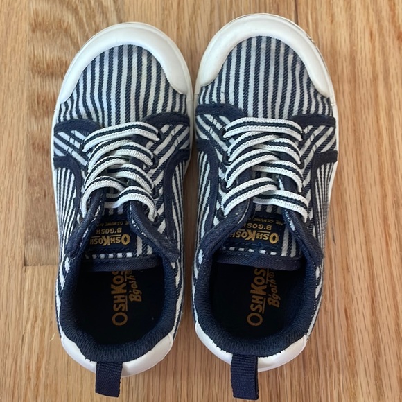 Toddler Boys Nautical Stripe Slip on Canvas Sneakers, Oshkosh, size 10 - Picture 2 of 7